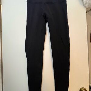 ALO Yoga Classic Black Leggings Preloved Medium cracking logo